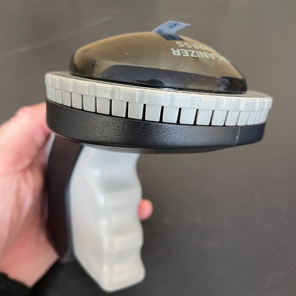 DYMO Label Maker, Manual Embosser, model Organizer Xpress Pro, Organizing Tool - Picture 4 of 5